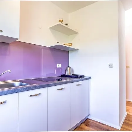 Apartman With Swimming Pool Zambratija, Umag - 27215 Zambratija (Istria)