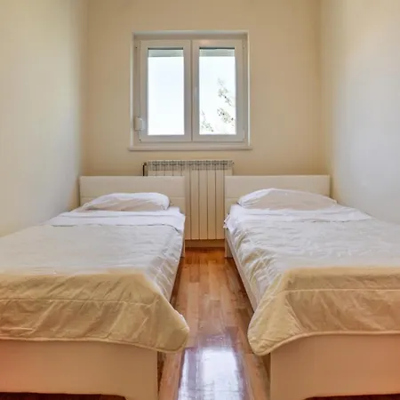 Apartman With Swimming Pool Zambratija, Umag - 27215 Zambratija (Istria)